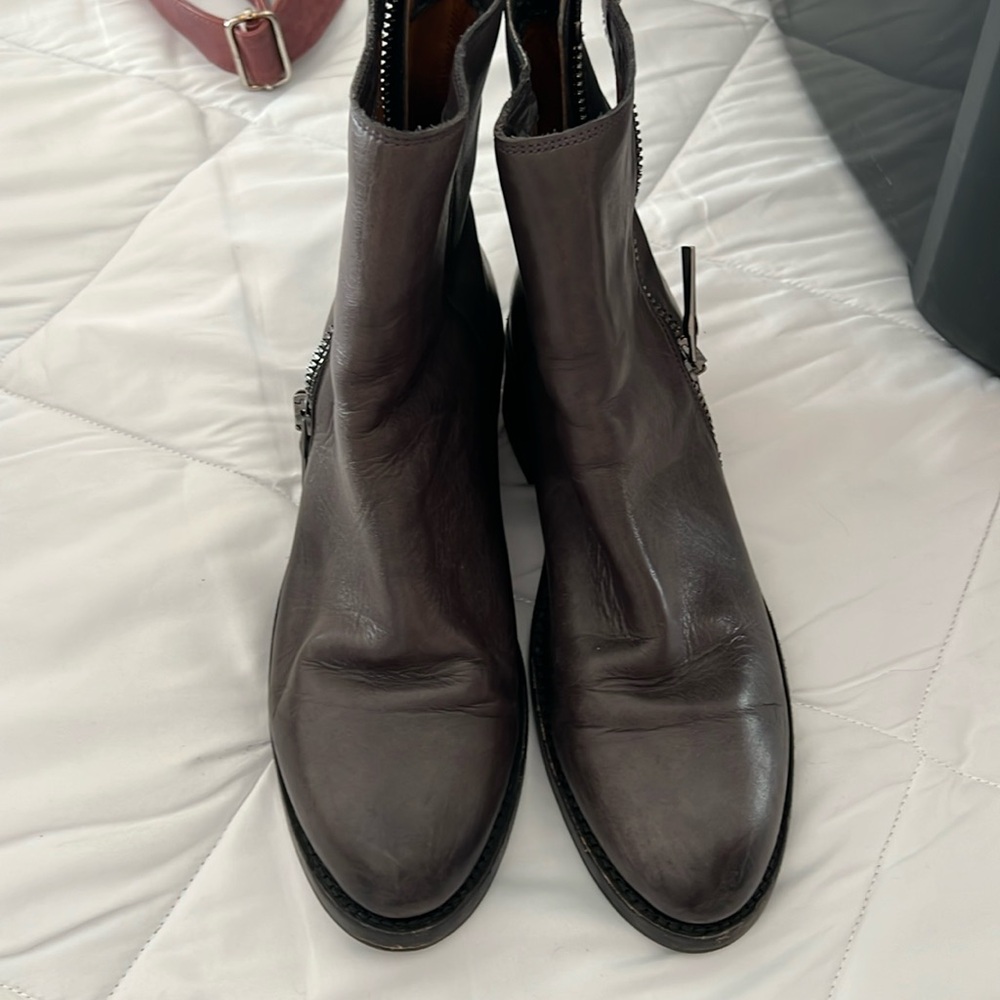 Frye Demi Zip Ankle Boots size 9.5